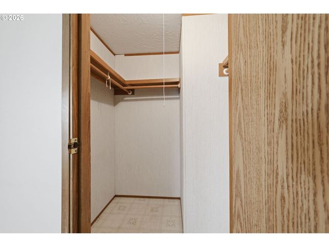 4966 PARSONS Ave, Eugene, OR 97402