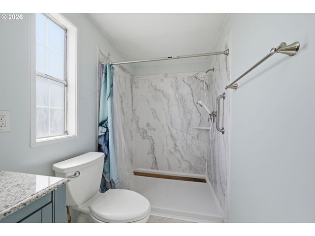 4966 PARSONS Ave, Eugene, OR 97402