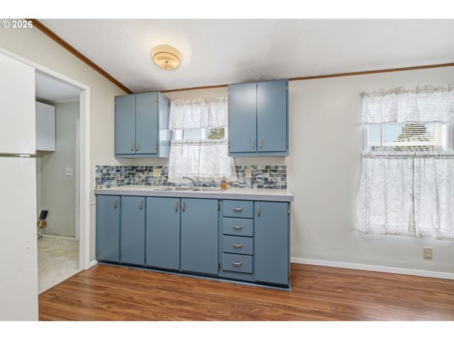 4966 PARSONS Ave, Eugene, OR 97402