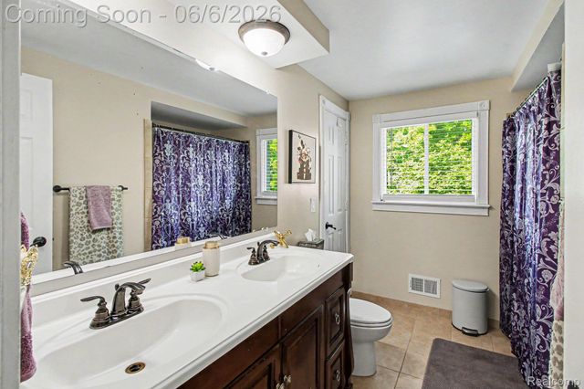 5302 Mill Wheel Drive, Grand Blanc Charter Township, MI 48439