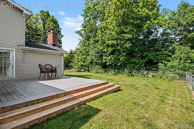 5302 Mill Wheel Drive, Grand Blanc Charter Township, MI 48439