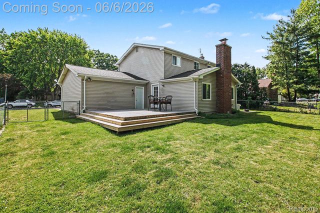 5302 Mill Wheel Drive, Grand Blanc Charter Township, MI 48439