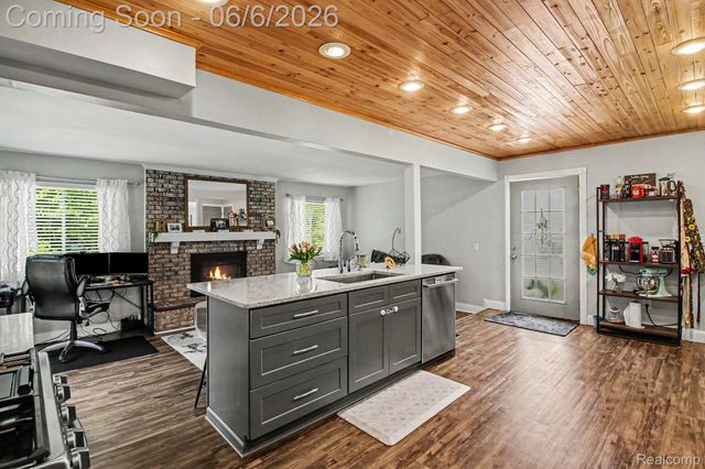 5302 Mill Wheel Drive, Grand Blanc Charter Township, MI 48439