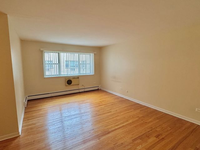 420 W Aldine Avenue 406, Chicago, IL 60657