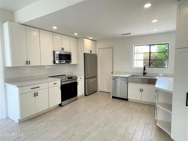 19907 N Denaro Drive, Glendale, AZ 85308