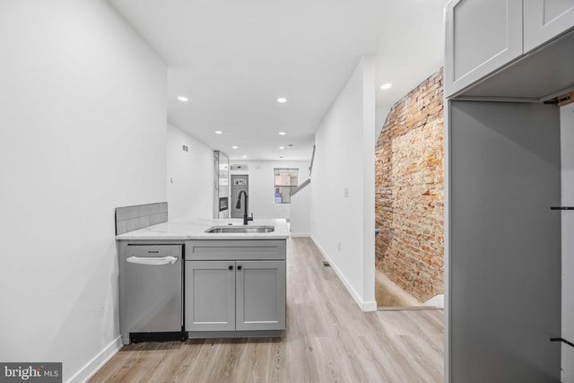 445 W PENN ST, Philadelphia, PA 19144