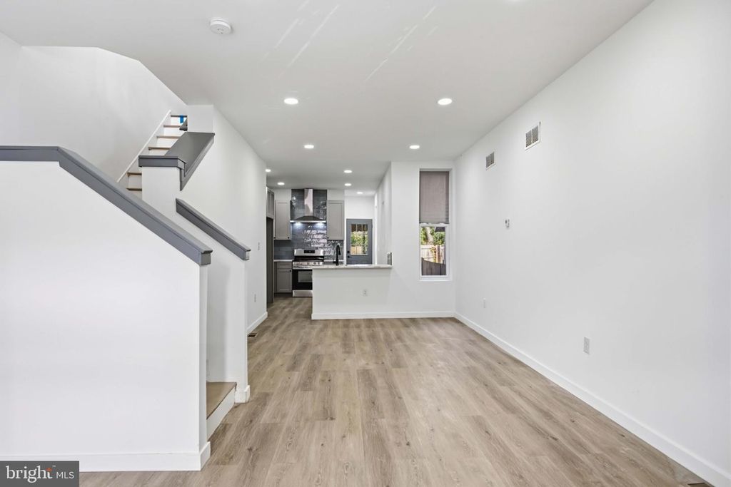 445 W PENN ST, PHILADELPHIA, PA 19144 — photo 5