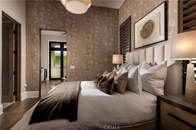 540 PENINSULA, Irvine, CA 92602