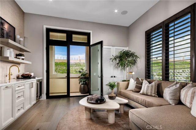 540 PENINSULA, Irvine, CA 92602