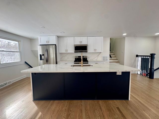 8611 Lakewood Avenue, Gary, IN 46403