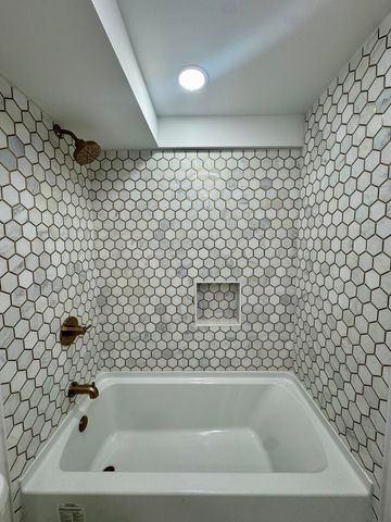 8611 Lakewood Avenue, Gary, IN 46403