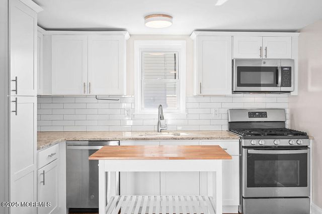 139 Seabreeze Avenue, North Middletown, NJ 07748