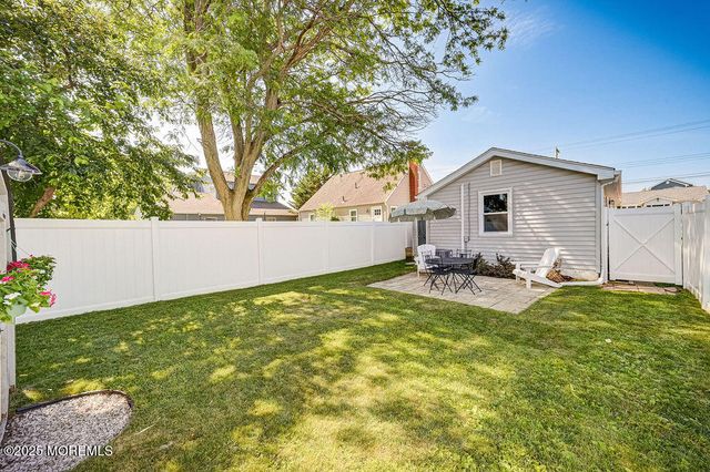 139 Seabreeze Avenue, North Middletown, NJ 07748