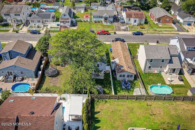 139 Seabreeze Avenue, North Middletown, NJ 07748