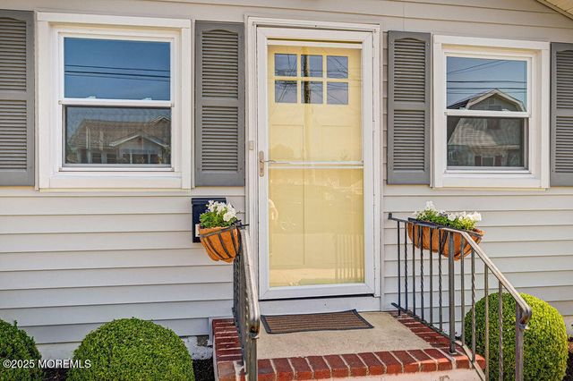 139 Seabreeze Avenue, North Middletown, NJ 07748