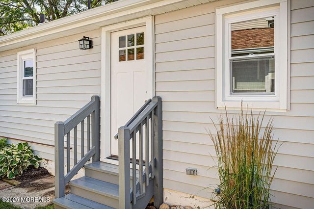 139 Seabreeze Avenue, North Middletown, NJ 07748