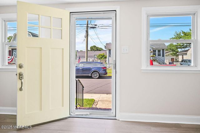 139 Seabreeze Avenue, North Middletown, NJ 07748