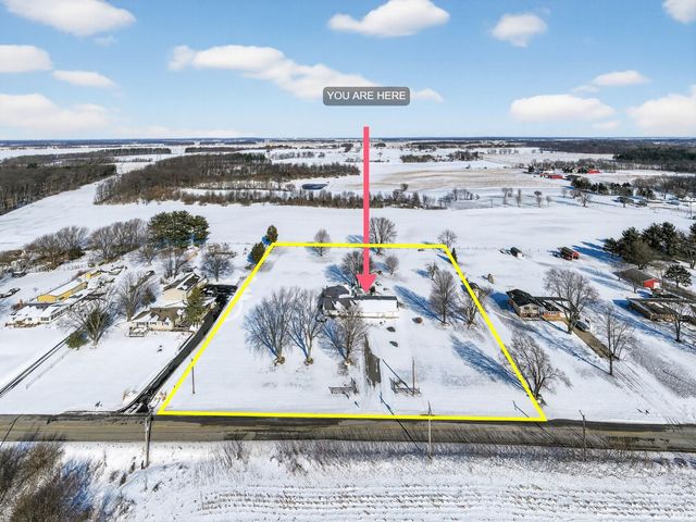 29705 New Road, North Liberty, IN 46554