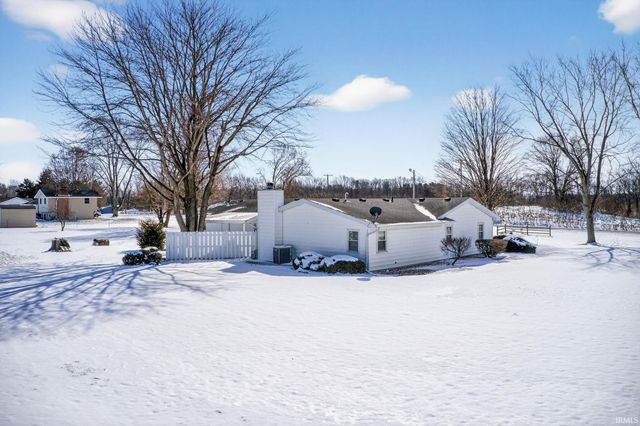 29705 New Road, North Liberty, IN 46554