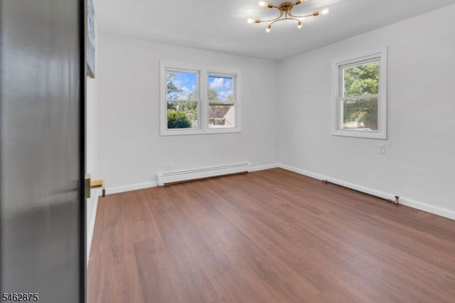 197 Delaware Ave, Aberdeen Twp., NJ 07721
