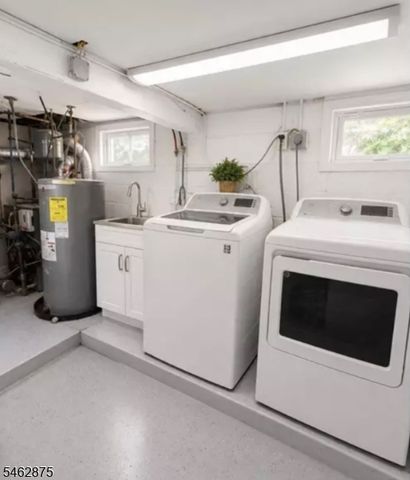 197 Delaware Ave, Aberdeen Twp., NJ 07721