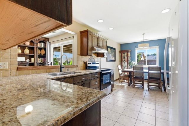 1315 E Vine Court, Visalia, CA 93292