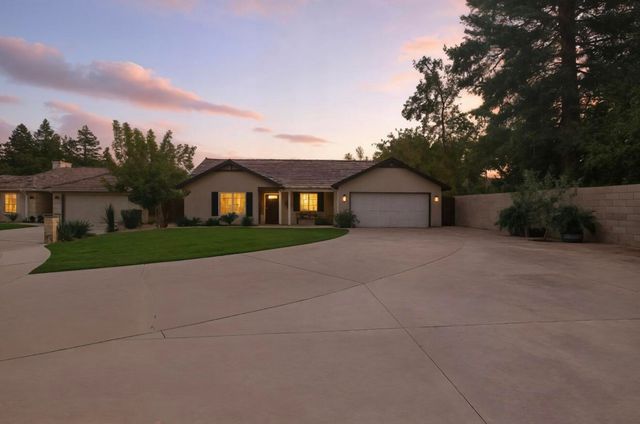 1315 E Vine Court, Visalia, CA 93292