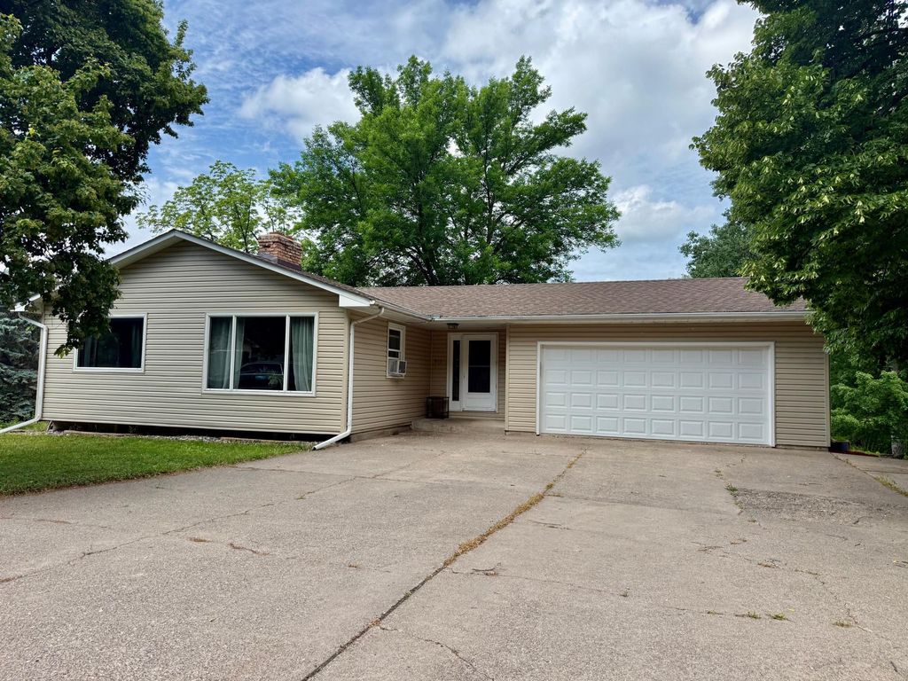 911 2nd Avenue S, Buffalo, MN 55313 — exterior