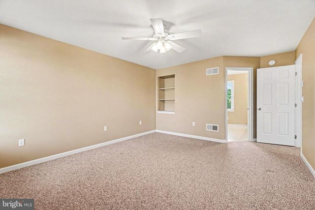 1140 WOODRIDGE DR, Middletown, PA 17057