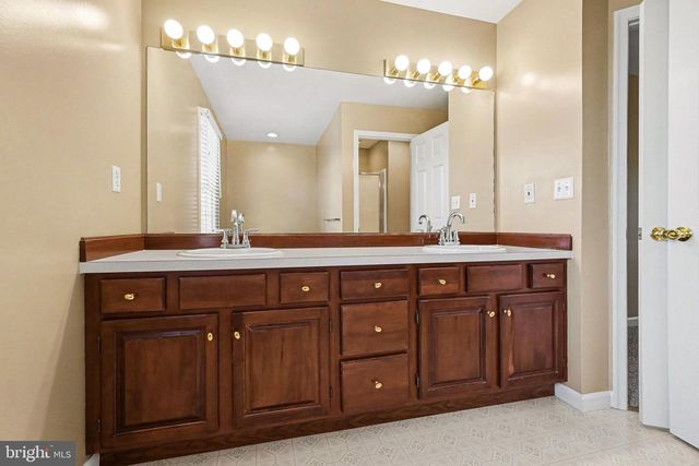 1140 WOODRIDGE DR, Middletown, PA 17057