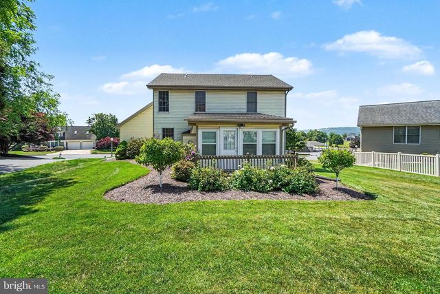 1140 WOODRIDGE DR, Middletown, PA 17057