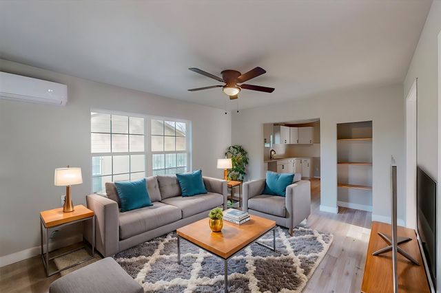 1600 Grinnell Street, Dallas, TX 75216