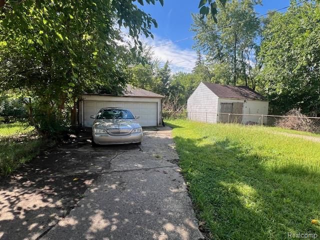 15030 Rossini Drive, Detroit, MI 48205