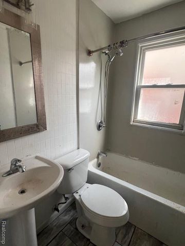 15030 Rossini Drive, Detroit, MI 48205