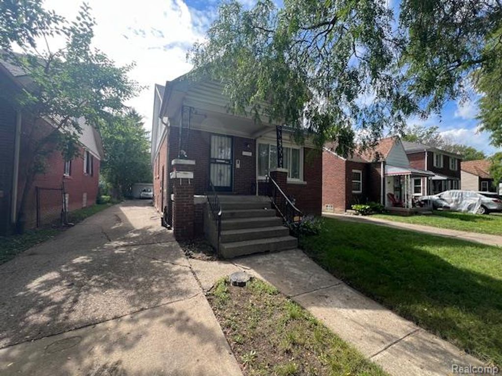 15030 Rossini Drive, Detroit, MI 48205