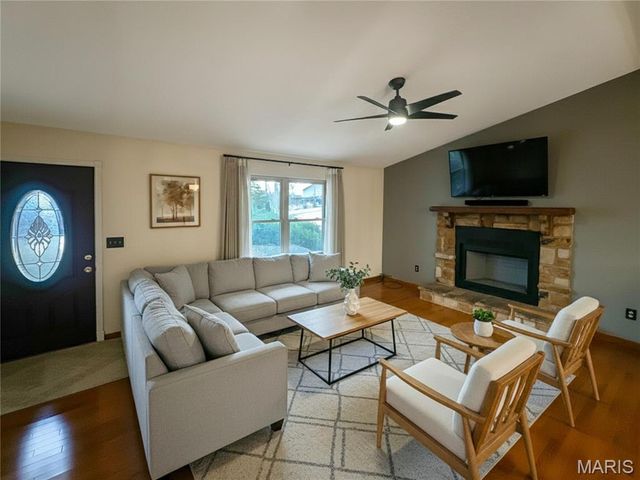 7412 Oakwood South Drive, Cedar Hill, MO 63016