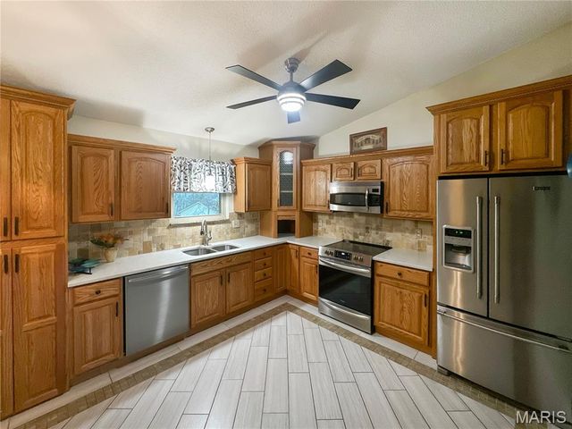 7412 Oakwood South Drive, Cedar Hill, MO 63016