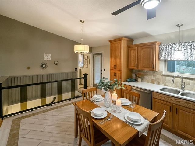 7412 Oakwood South Drive, Cedar Hill, MO 63016