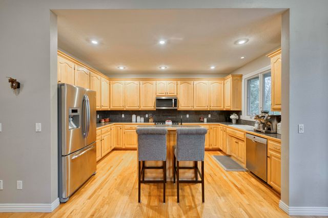 2328 S Celebration Avenue, Springfield, MO 65809