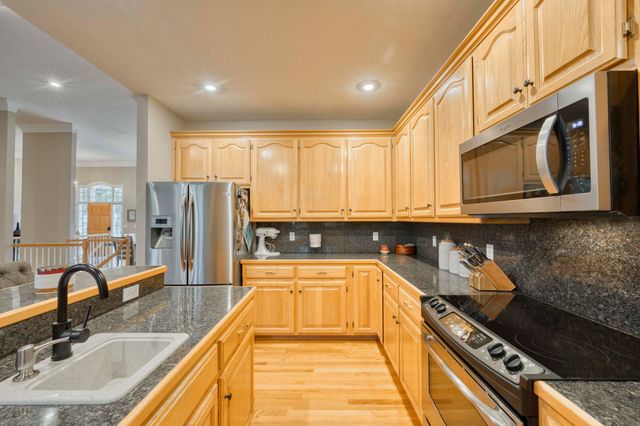 2328 S Celebration Avenue, Springfield, MO 65809