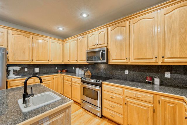 2328 S Celebration Avenue, Springfield, MO 65809