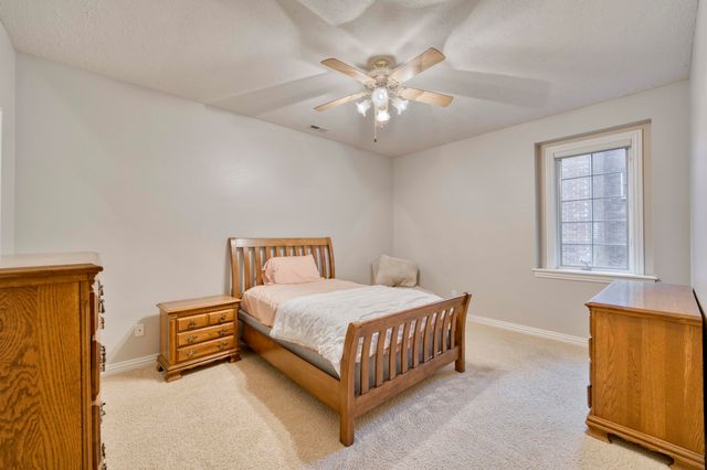 2328 S Celebration Avenue, Springfield, MO 65809