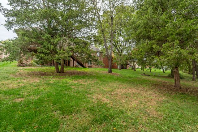 2328 S Celebration Avenue, Springfield, MO 65809