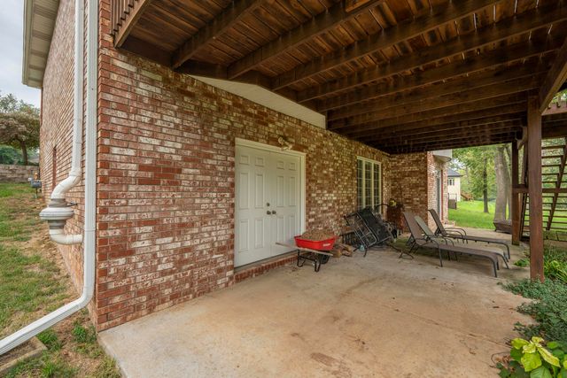 2328 S Celebration Avenue, Springfield, MO 65809