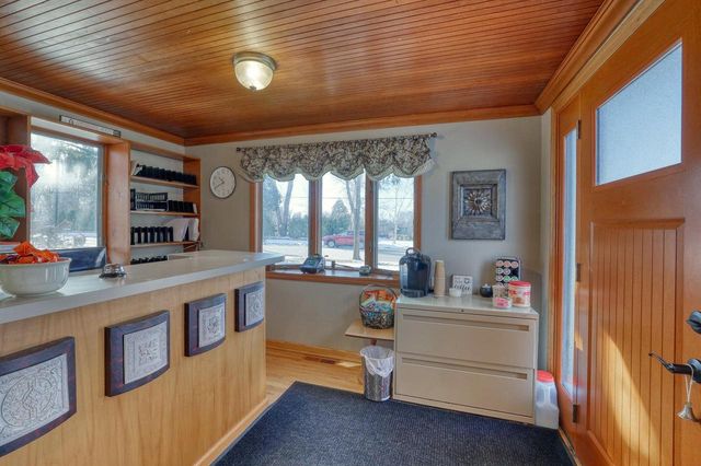 N50W34710 Wisconsin AVENUE, Okauchee, WI 53069