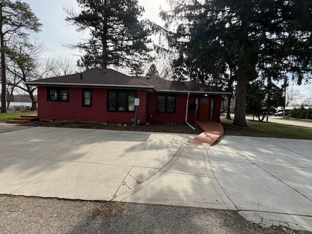 N50W34710 Wisconsin AVENUE, Okauchee, WI 53069