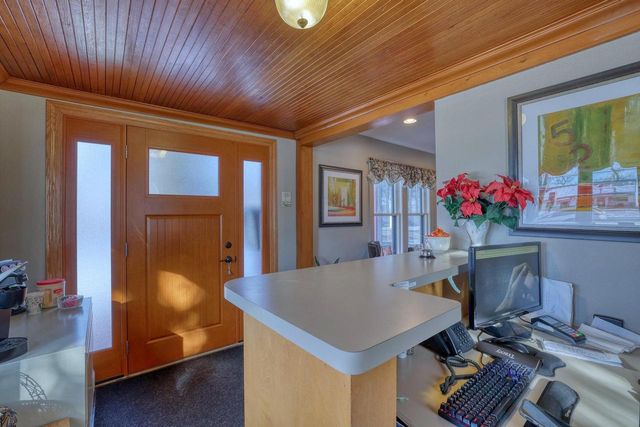 N50W34710 Wisconsin AVENUE, Okauchee, WI 53069