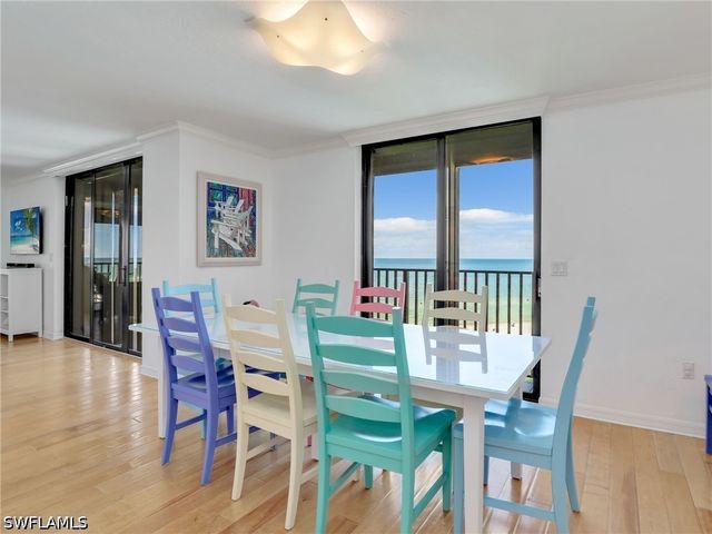 10851 Gulf Shore DR 605, Naples, FL 34108