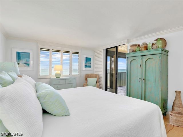 10851 Gulf Shore DR 605, Naples, FL 34108