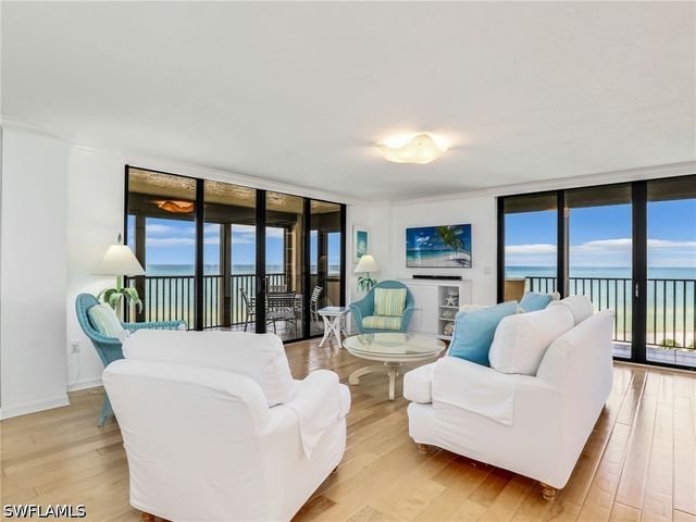 10851 Gulf Shore DR 605, Naples, FL 34108